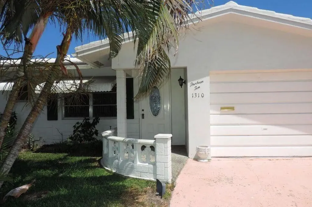 1310 SW 18th Court Boynton Beach FL 33426
