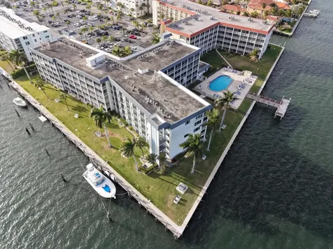 100 Paradise Harbour Boulevard North Palm Beach FL 33408