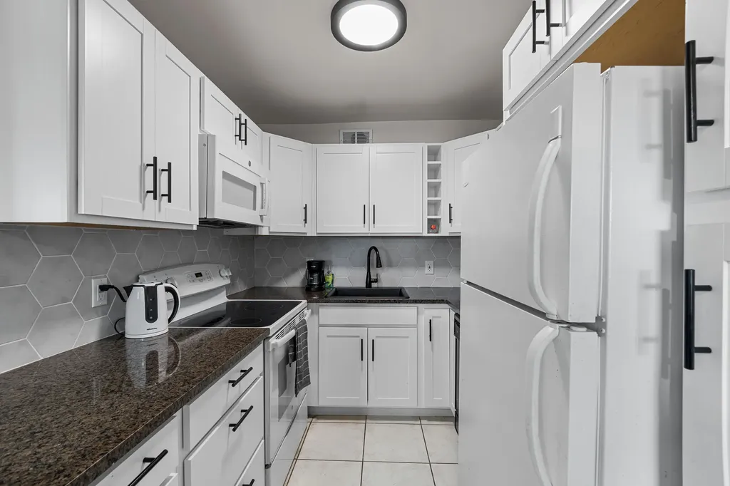 227 Dorchester J West Palm Beach FL 33417