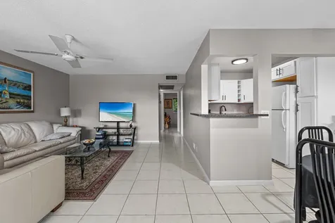 227 Dorchester J West Palm Beach FL 33417