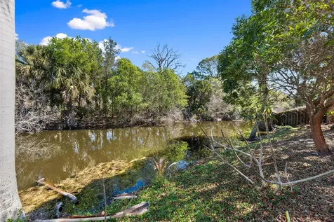 449 Se Glenwood Drive Port Saint Lucie FL 34953