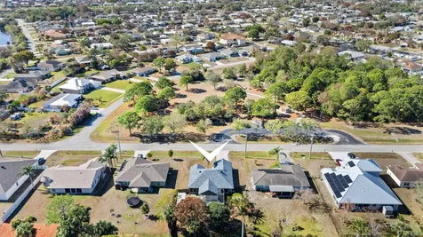 449 Se Glenwood Drive Port Saint Lucie FL 34953