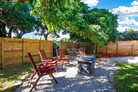 609 S Arnold Avenue Lantana FL 33462
