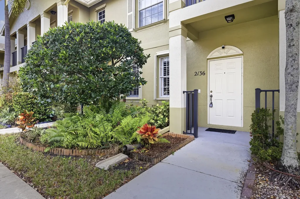 2136 Se Eatonville Drive Port Saint Lucie FL 34952