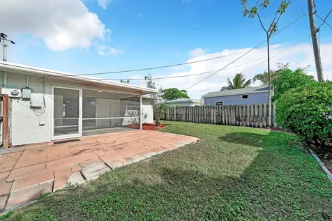 104 Palamino Circle Boca Raton FL 33487