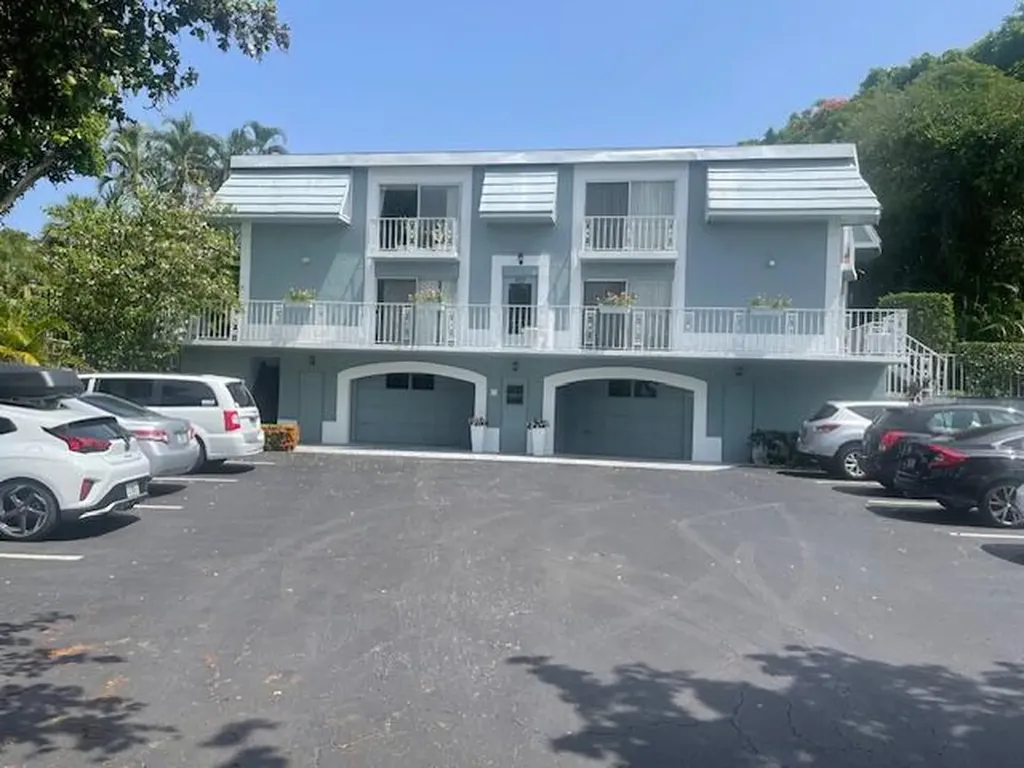 422 SW 9th Street Boca Raton FL 33432