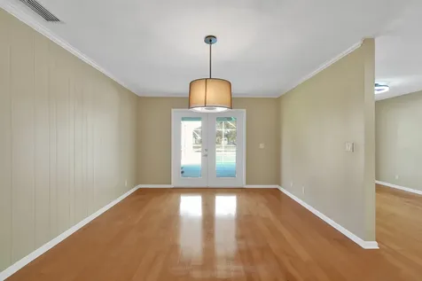 901 Ne Town Terrace Jensen Beach FL 34957