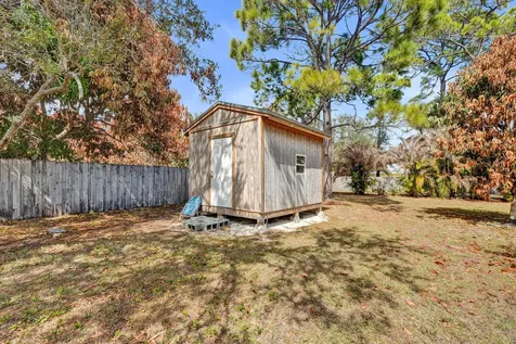 901 Ne Town Terrace Jensen Beach FL 34957