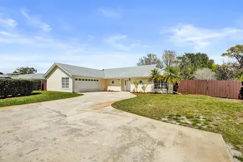 901 Ne Town Terrace Jensen Beach FL 34957