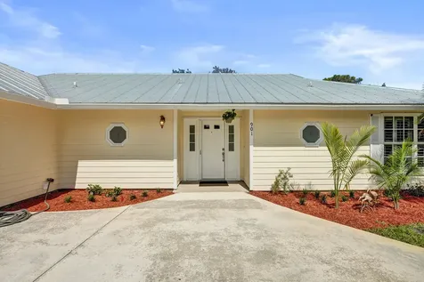 901 Ne Town Terrace Jensen Beach FL 34957
