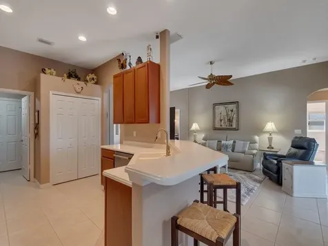 431 W Temple Court Vero Beach FL 32968