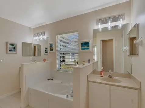 431 W Temple Court Vero Beach FL 32968