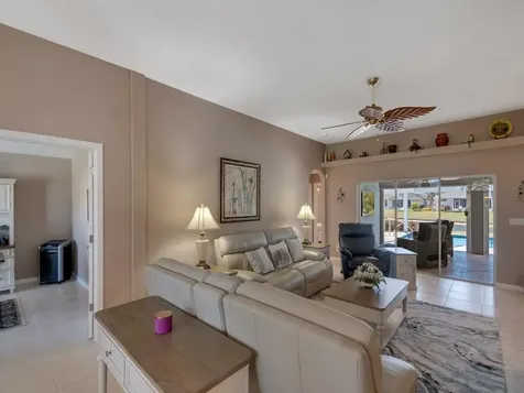 431 W Temple Court Vero Beach FL 32968