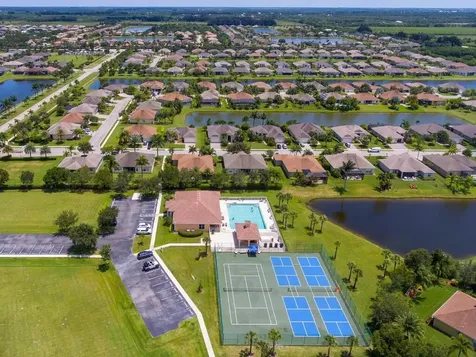 431 W Temple Court Vero Beach FL 32968