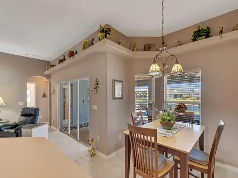 431 W Temple Court Vero Beach FL 32968