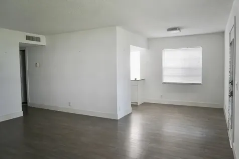 307 Burgundy Delray Beach FL 33484