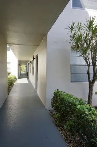 307 Burgundy Delray Beach FL 33484