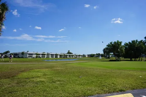 307 Burgundy Delray Beach FL 33484