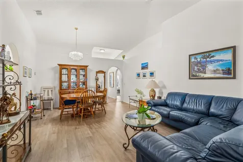 2574 12th Square Vero Beach FL 32968
