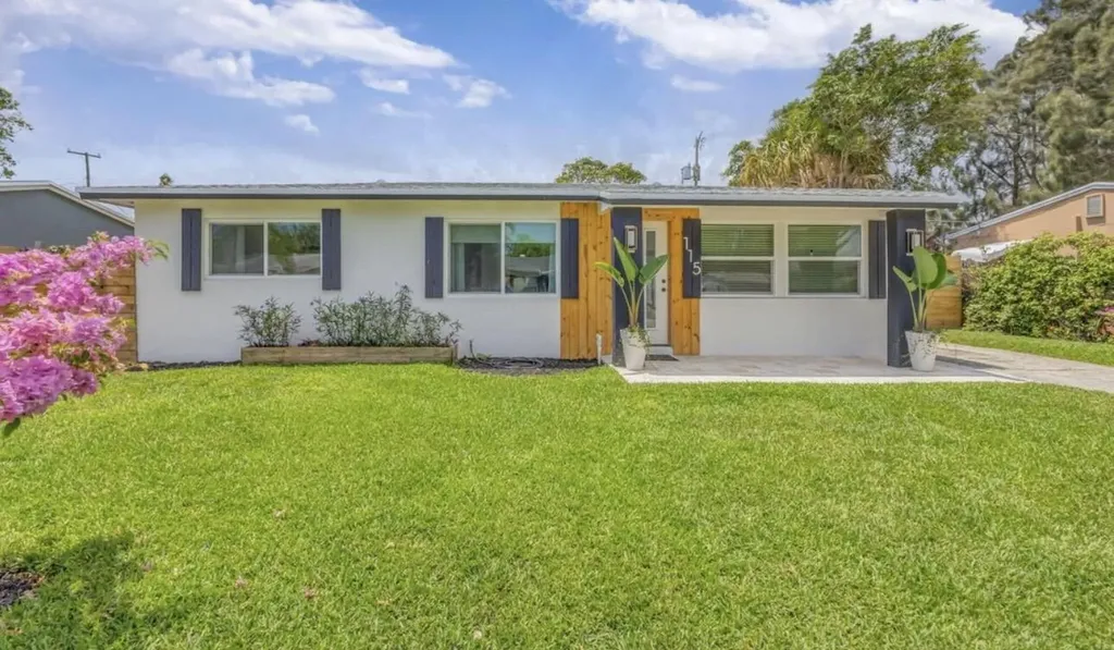 115 W 31st Court Riviera Beach FL 33404