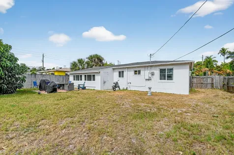 376 Leigh Road West Palm Beach FL 33405