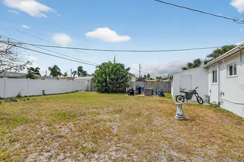 376 Leigh Road West Palm Beach FL 33405