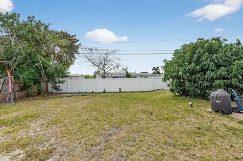 376 Leigh Road West Palm Beach FL 33405
