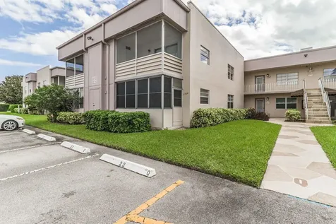 809 Flanders Q Delray Beach FL 33484