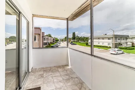 809 Flanders Q Delray Beach FL 33484