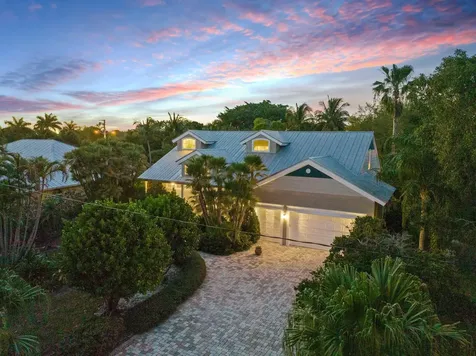 1993 Se Giffen Avenue Port Saint Lucie FL 34952