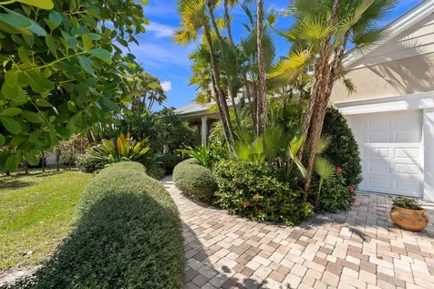 1993 Se Giffen Avenue Port Saint Lucie FL 34952
