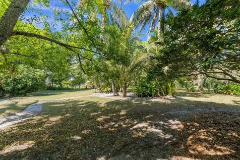 1993 Se Giffen Avenue Port Saint Lucie FL 34952