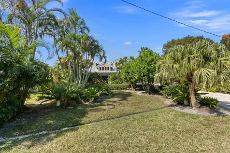 1993 Se Giffen Avenue Port Saint Lucie FL 34952