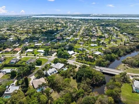 1993 Se Giffen Avenue Port Saint Lucie FL 34952
