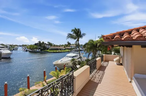 2850 Ne 44th Street Lighthouse Point FL 33064