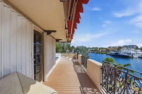 2850 Ne 44th Street Lighthouse Point FL 33064