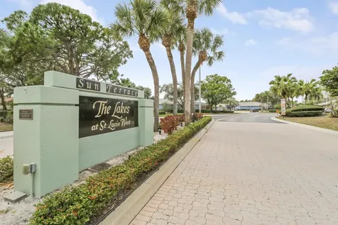 1201b Nw Sun Terrace Circle Port Saint Lucie FL 34986