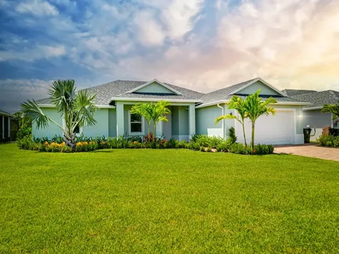 388 Sw Vista Lake Drive Port Saint Lucie FL 34983