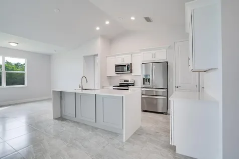 388 Sw Vista Lake Drive Port Saint Lucie FL 34983