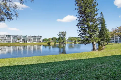 1038 Cambridge B Deerfield Beach FL 33442