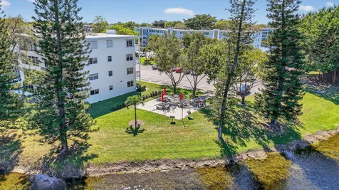 1038 Cambridge B Deerfield Beach FL 33442
