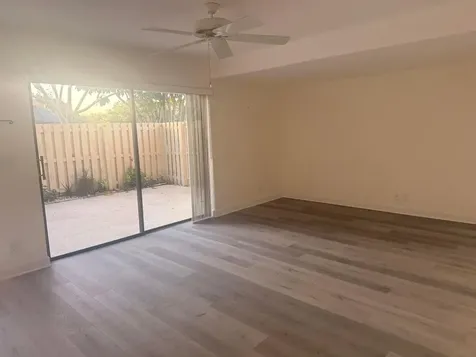 2622 NW 7th Court Delray Beach FL 33445