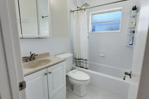 1281 Nw 45th Court Deerfield Beach FL 33064