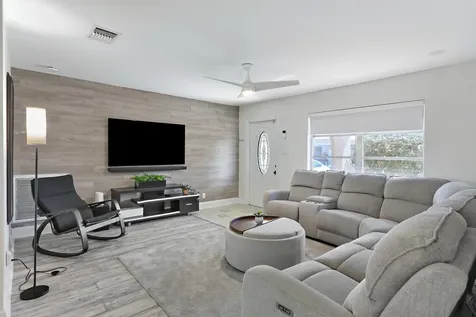 1281 Nw 45th Court Deerfield Beach FL 33064