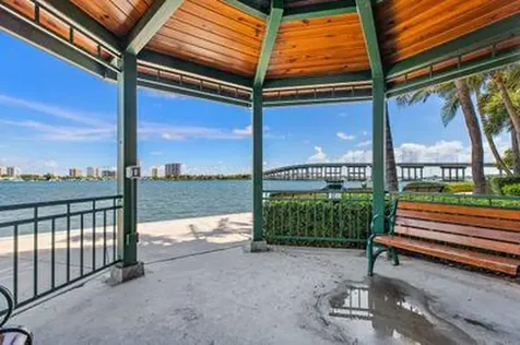 2650 Lake Shore Drive Riviera Beach FL 33404