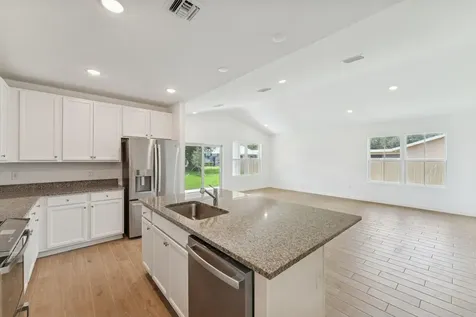 879 Sw Mccoy Avenue Port Saint Lucie FL 34953