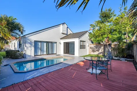 2690 Mikasa Drive Palm Beach Gardens FL 33410