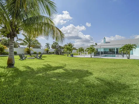 406 9th Court Vero Beach FL 32962