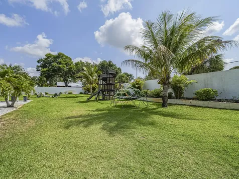 406 9th Court Vero Beach FL 32962
