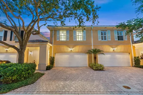 17 Oakleaf Court Tequesta FL 33469